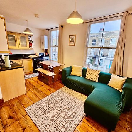 Lovely 1 Bed Apartment 2 Min To Station لندن المظهر الخارجي الصورة
